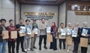 Kapolres Balangan Hadiahi Wartawan Mushaf Al-Qur’an