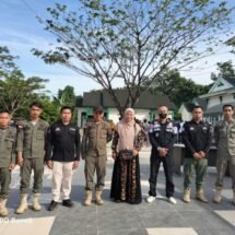 Satpol PP Balangan Amankan Kegiatan Penyembelihan Hewan Qurban di Mesjid Al Akbar